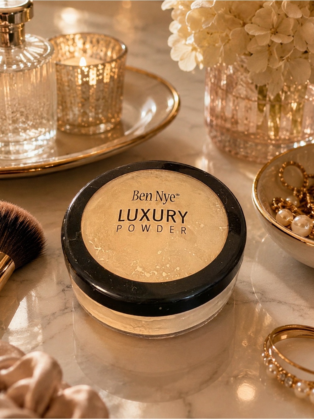 Ben Nye Banana Luxury Powder 0.92 oz | Professional Setting Powder Stage & Film